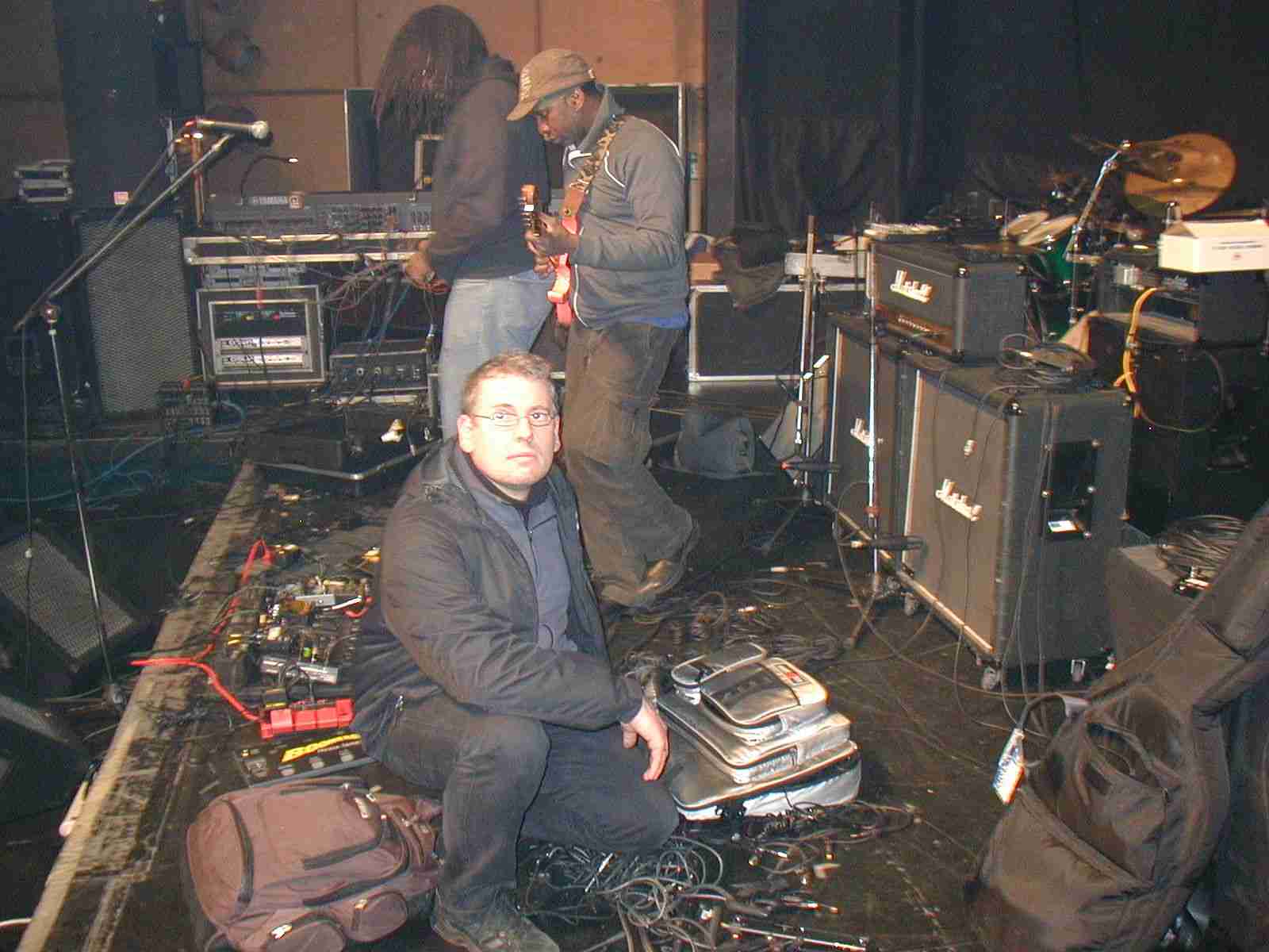 maneco_on_stage_with_living_colour.jpg
